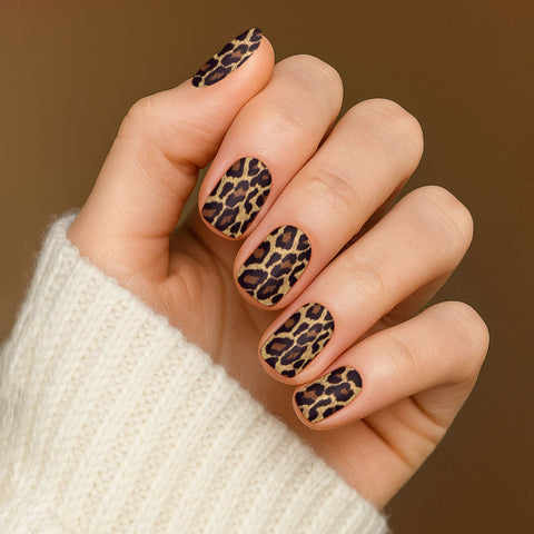 Classic Glossy Leopard Short Oval Nails Classic Glossy Leopard Short Oval Nails — Leopard Print Nails