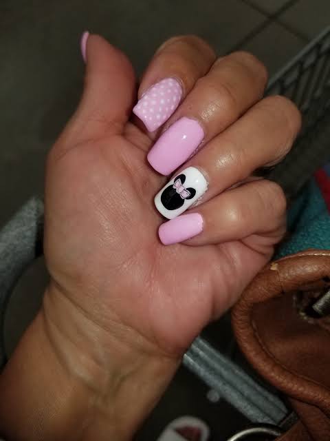 Minnie Character Pink Polka Dot Nails — Disney Nails