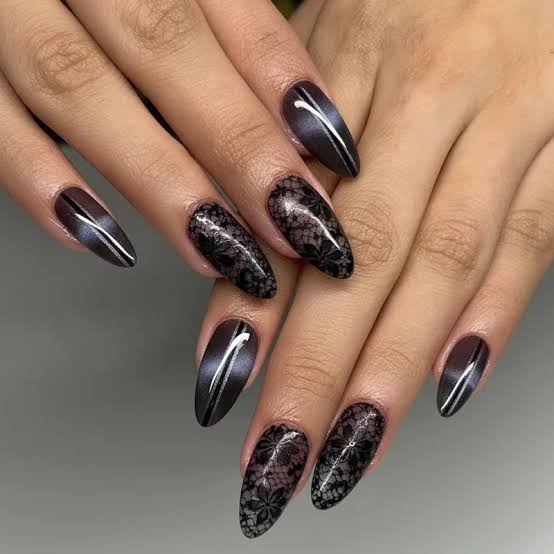 Dark Grey Lace Pattern Silver Line Almond Dark Grey Lace Pattern Silver Line Almond — Dark Nails