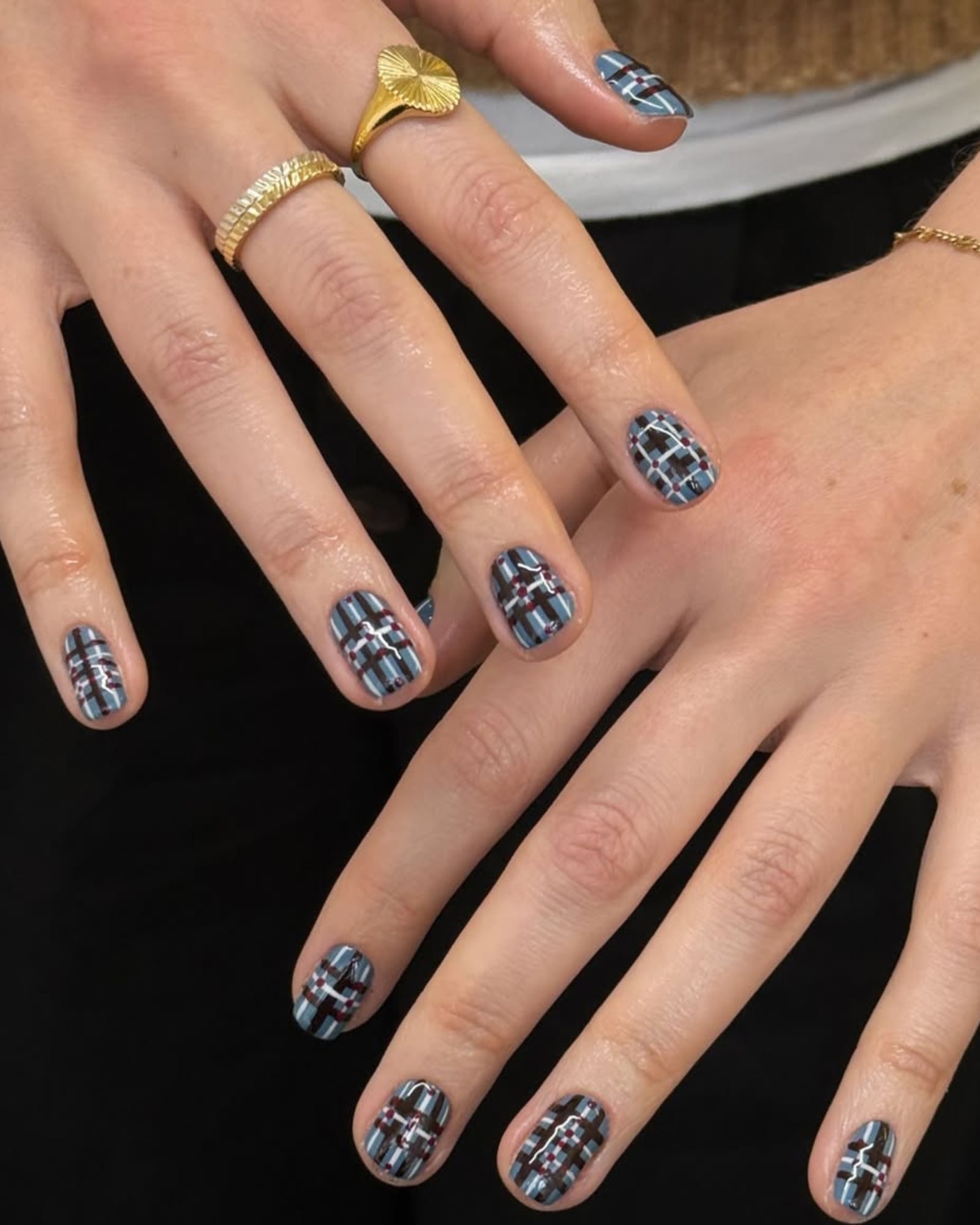 Complex Plaid Short Almond Nails Complex Plaid Short Almond Nails — Checkered Nails
