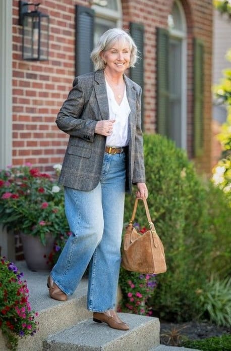 Smart Casual Daytime: Grey Plaid Blazer with Straight-Leg Jeans Smart Casual Daytime: Grey Plaid Blazer with Straight-Leg Jeans — Outfits for Women Over 60