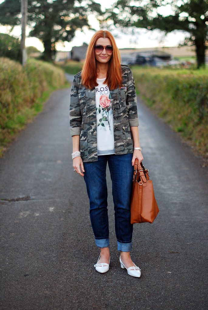 Casual Practicality: Camo Jacket with Ballet Flats Casual Practicality: Camo Jacket with Ballet Flats — Tomboy Outfits