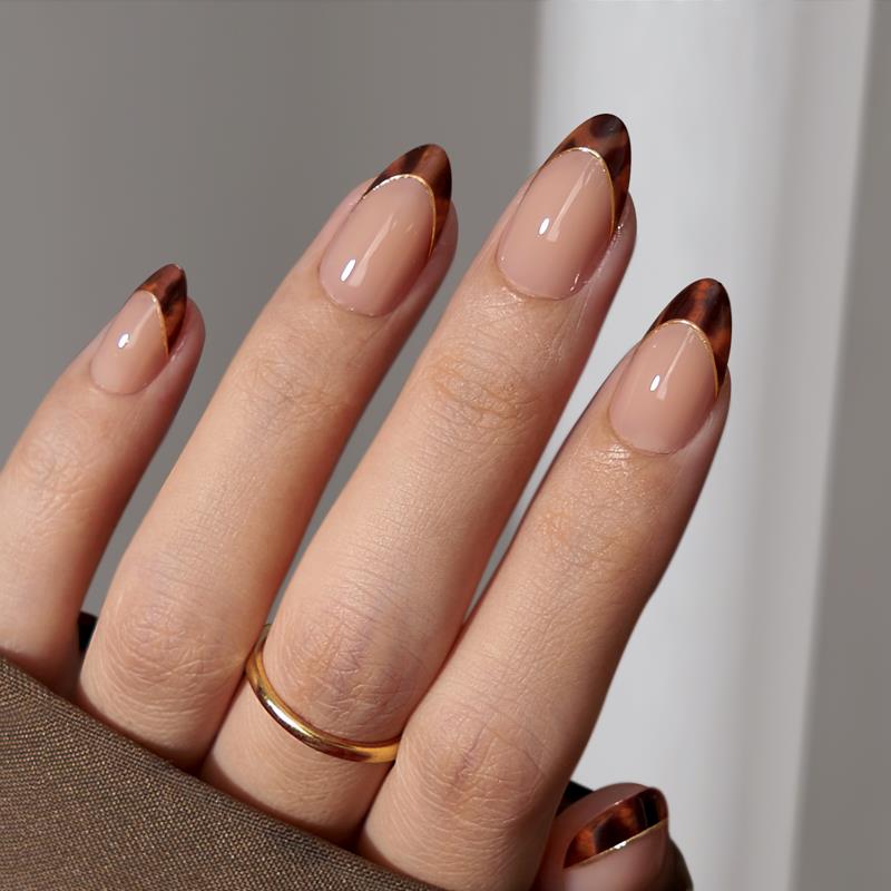 High Gloss Tortoise Shell French Tips with Gold Outline High Gloss Tortoise Shell French Tips with Gold Outline — Tortoise Shell Nails