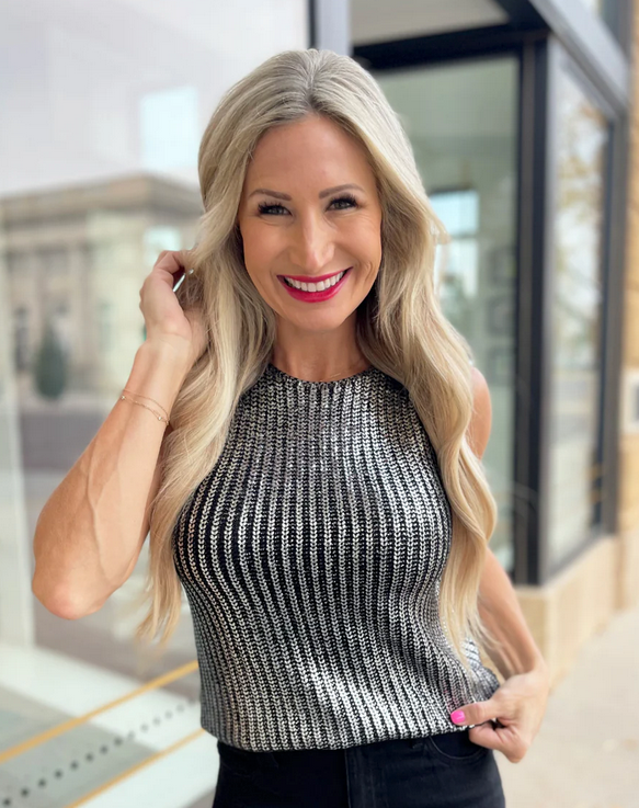 Silver Sequined Sleeveless Top with Black High-Waisted Jeans Silver Sequined Sleeveless Top with Black High-Waisted Jeans — Going Out Outfits