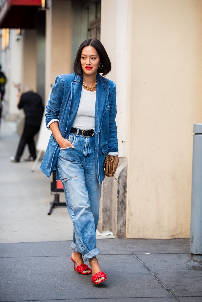 Bold Red Sandals with Oversized Denim Jacket Bold Red Sandals with Oversized Denim Jacket — Basic Outfits