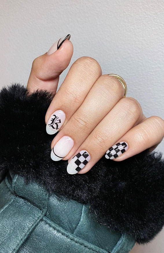 Gothic Script and Checkered Nails Gothic Script and Checkered Nails