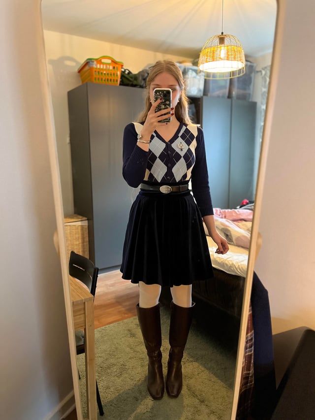 Argyle Vest and Velvet Skirt: A Preppy Academia Combination Argyle Vest and Velvet Skirt: A Preppy Academia Combination — Dark Academia Outfits