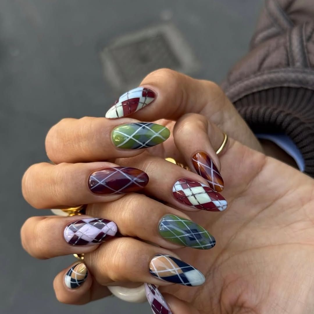 Plaid Pattern On All Nails Visual Idea — Nail Art