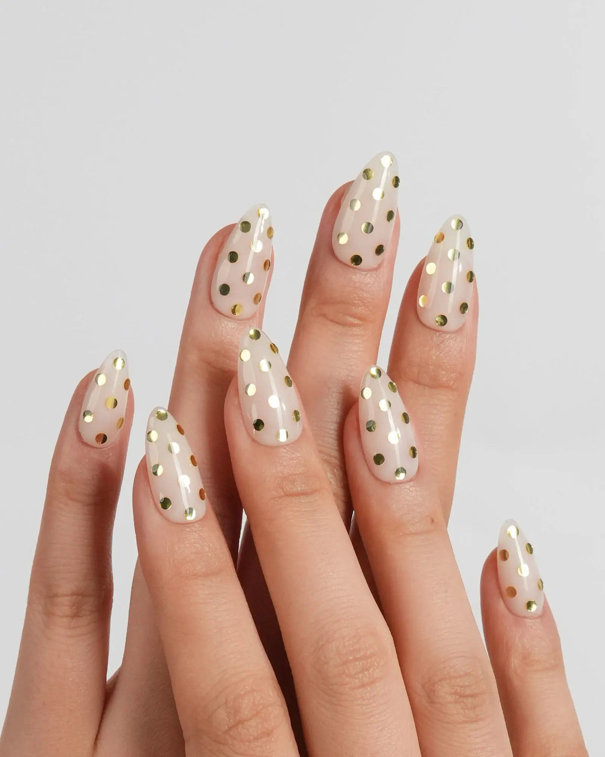 Visual Idea Visual Idea — Polka Dot Nails