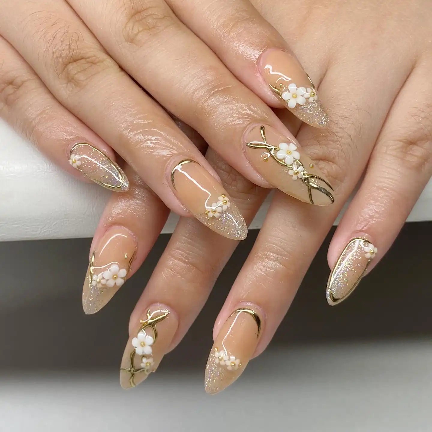 3D Gold Floral Stiletto Nails 3D Gold Floral Stiletto Nails — Gold Nails