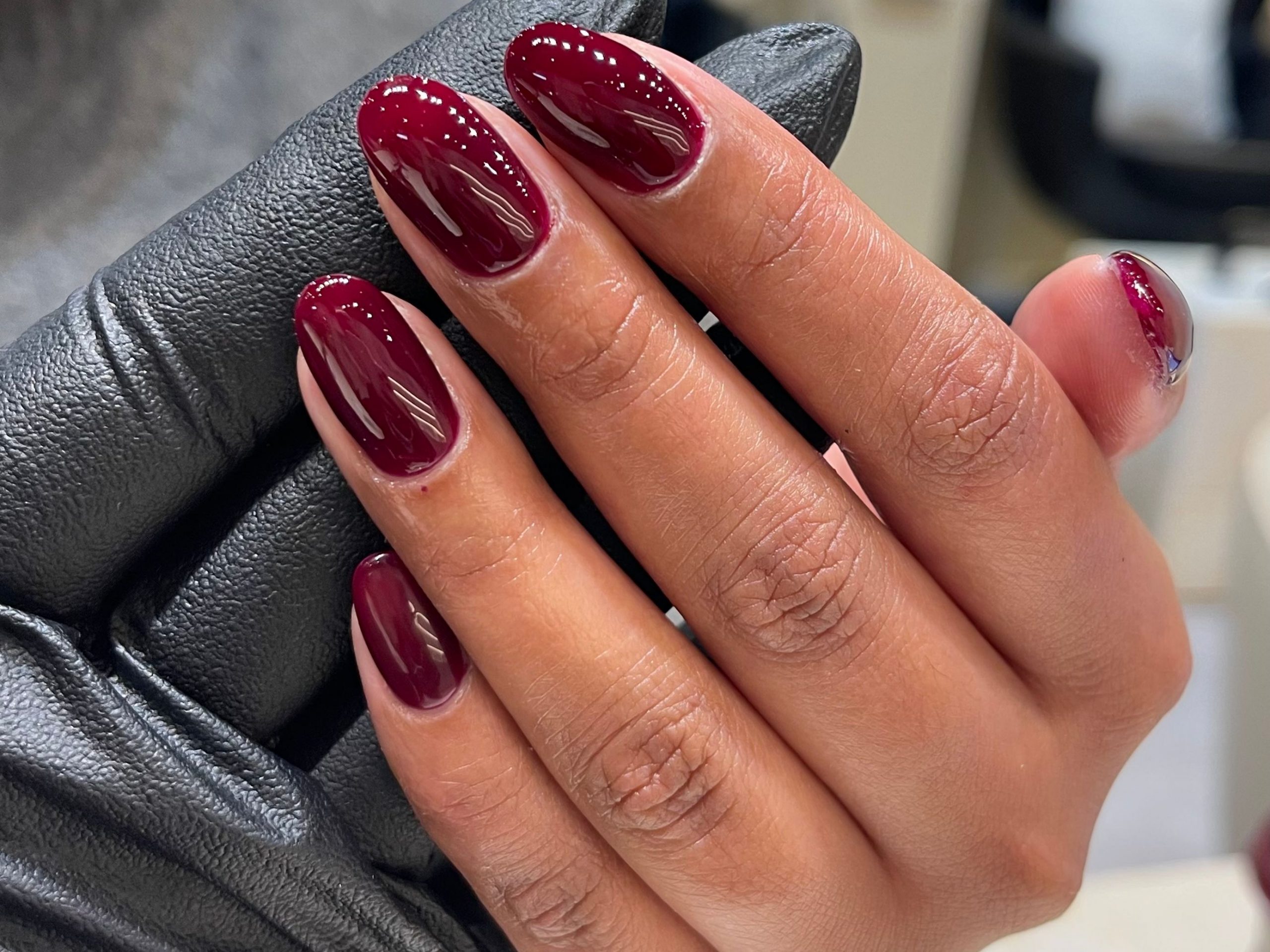 Medium Oval Deep Dark Berry Red Nails Medium Oval Deep Dark Berry Red Nails — Dark Nails