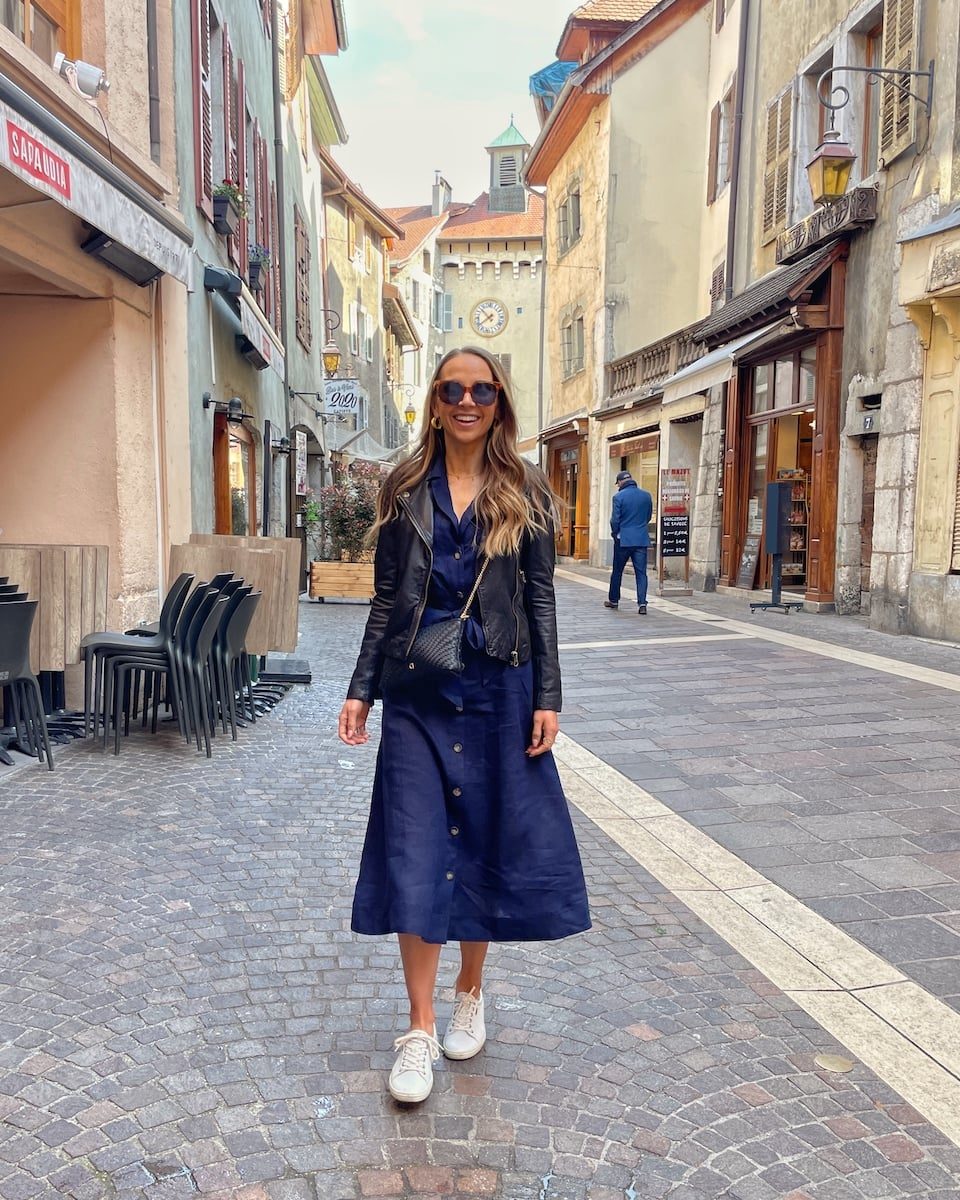 Leather Jacket Over Midi Dress for European City Sightseeing Leather Jacket Over Midi Dress for European City Sightseeing — Europe Outfits
