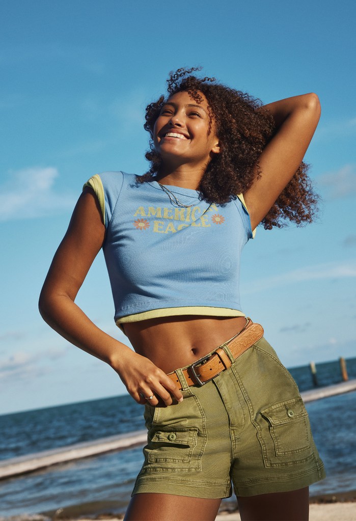 Graphic Cropped Tee with Cargo Shorts and Textured Belt Graphic Cropped Tee with Cargo Shorts and Textured Belt — Y2K Outfits