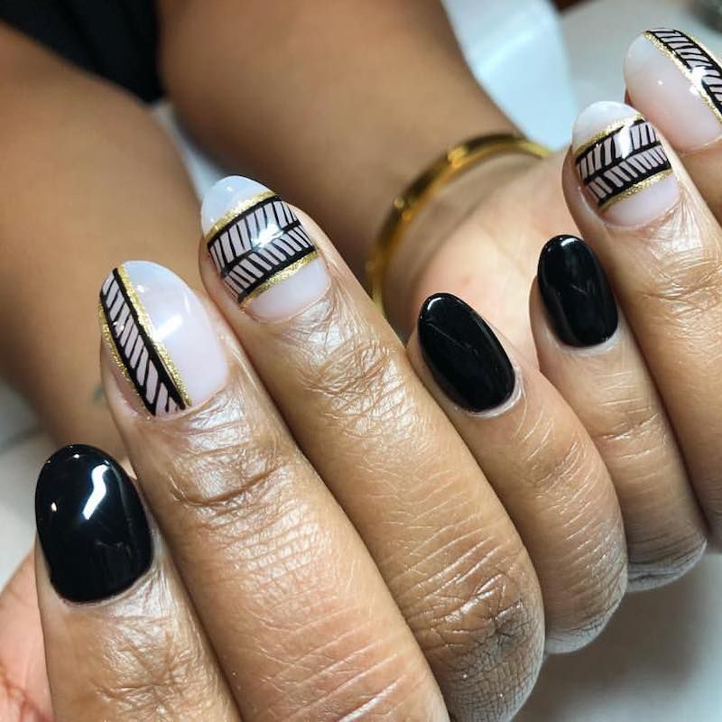 Medium Oval with Sheer, Black and Gold Geometric Lines — Black and Gold Nails