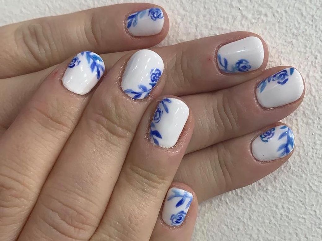 Blue Floral Art White Squares Blue Floral Art White Squares — Short Gel Nails