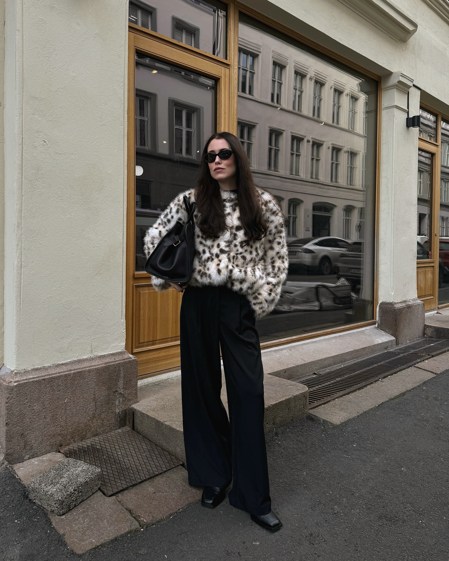 Fuzzy Leopard Print Sweater with Wide-Leg Trousers Fuzzy Leopard Print Sweater with Wide-Leg Trousers — Scandinavian Outfits