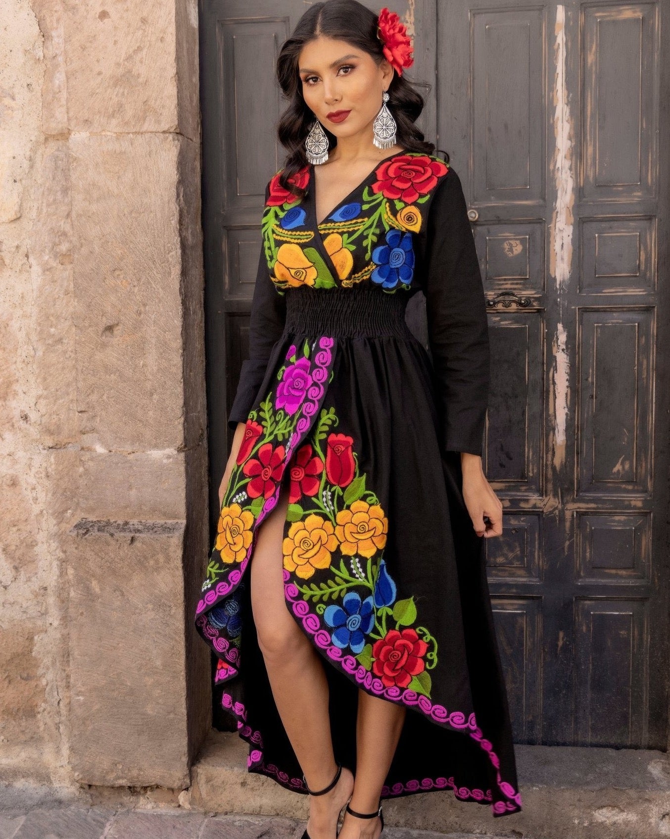Black Dress with Vibrant Floral Embroidery and High-Low Skirt Black Dress with Vibrant Floral Embroidery and High-Low Skirt — Latina Outfits