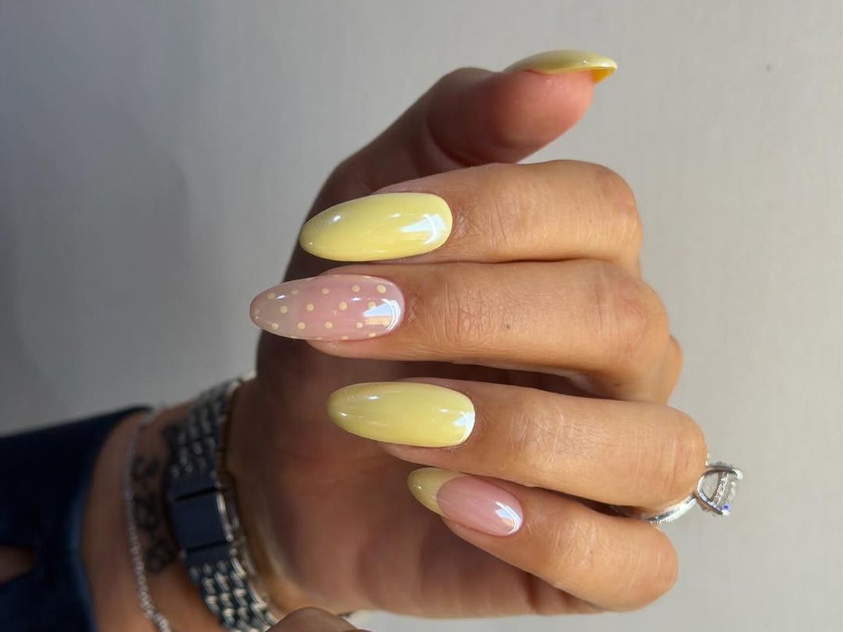 Soft Yellow and Pink Mix with Dots — Yellow Nails
