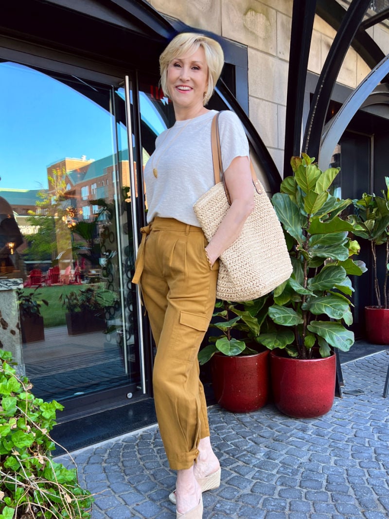 Mustard Cargo Pants for a Stylish Casual Choice Mustard Cargo Pants for a Stylish Casual Choice — Outfits for Women Over 50