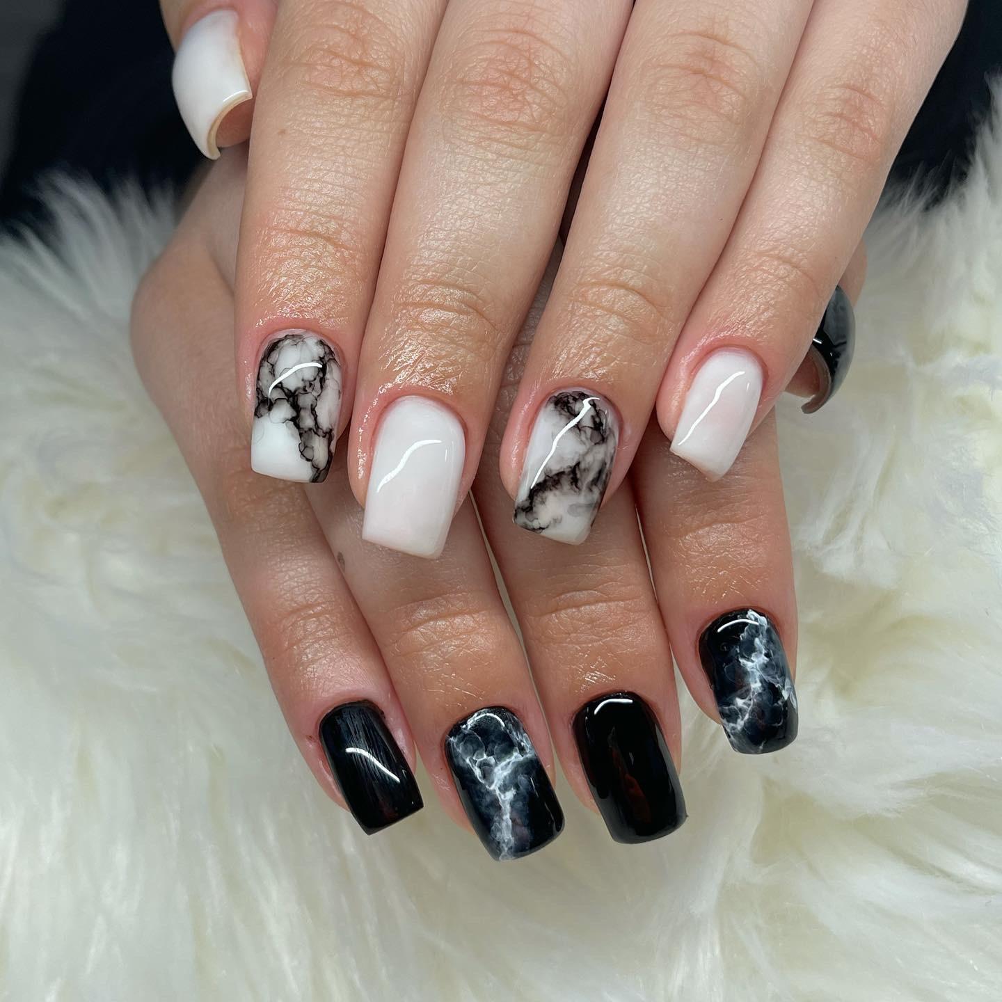 Short Square Marble and Solid Nails Short Square Marble and Solid Nails — Black and White Nails