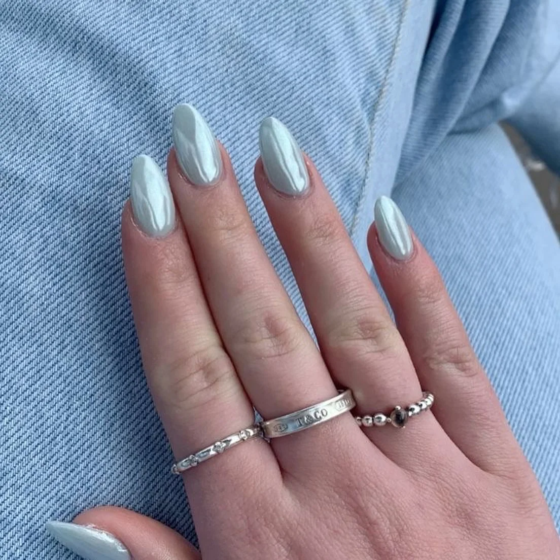 21 Pearl Powder Nails for a Chic and Elegant Manicure