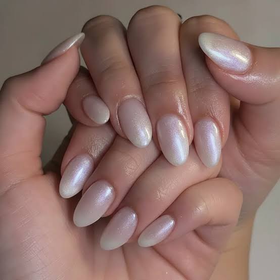 Shimmering Off-White Chrome Almonds Shimmering Off-White Chrome Almonds — Glazed Donut Nails