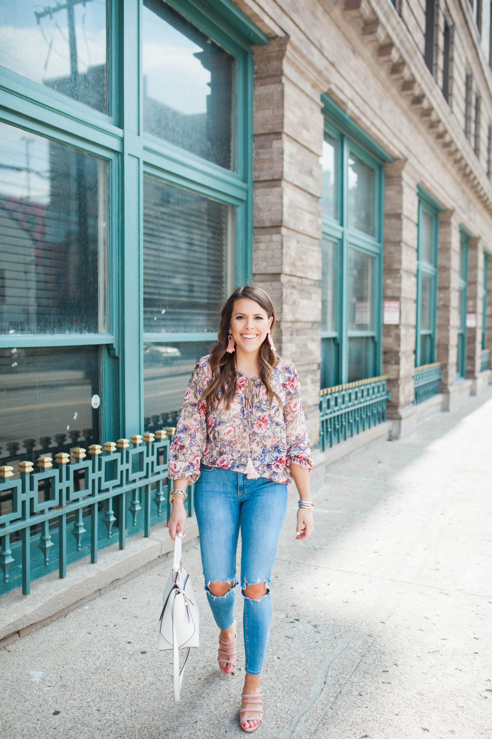 Printed Peasant Blouse with Ripped Skinny Jeans for a Boho Date Night Printed Peasant Blouse with Ripped Skinny Jeans for a Boho Date Night — Casual Date Night Outfits