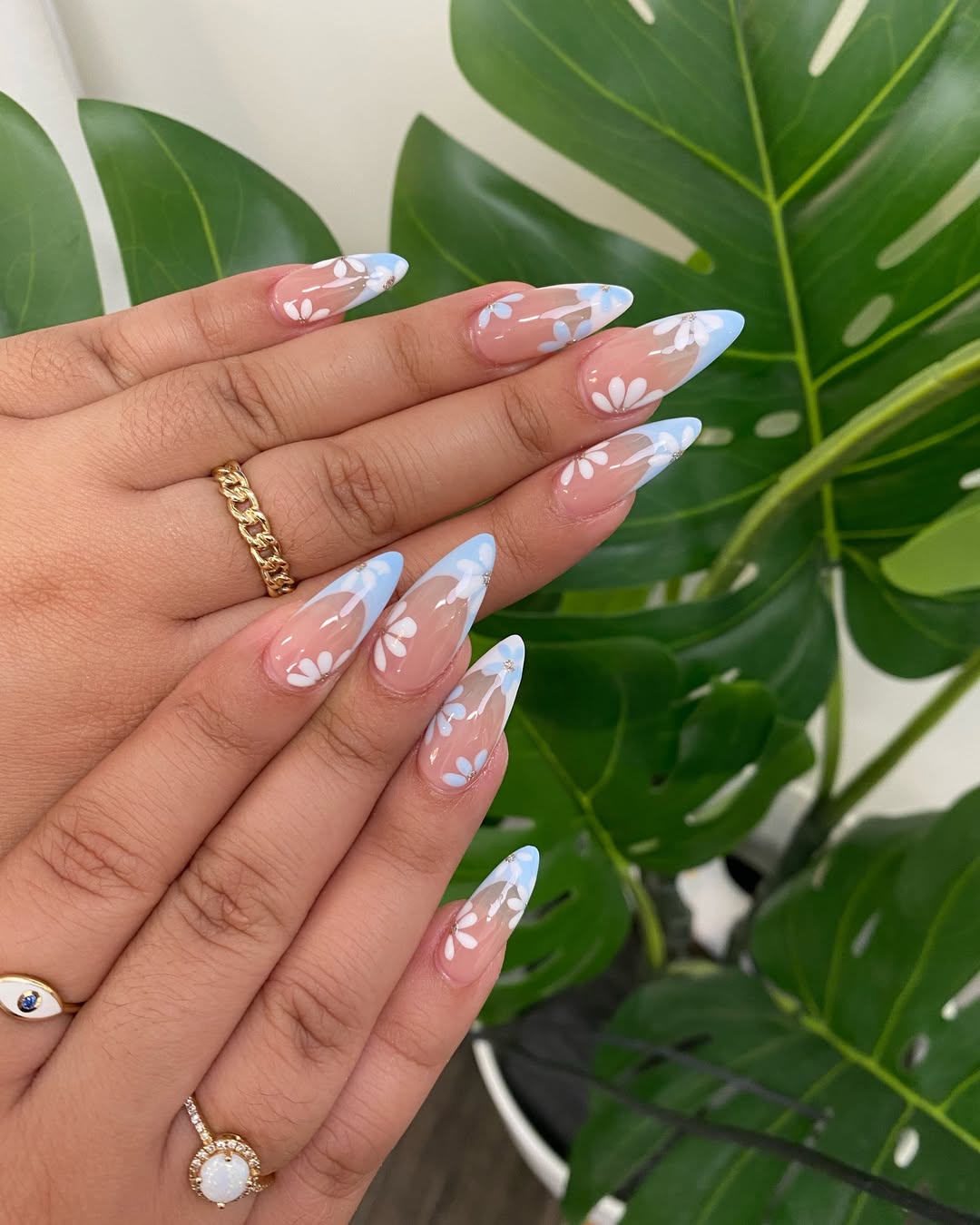 Summer Casual Visual Idea — Stiletto Nails