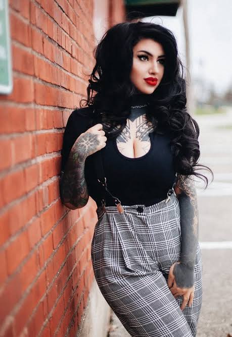 Dark Academia Meets Emo: Suspenders, Plaid Trousers, and Choker — Emo Outfits