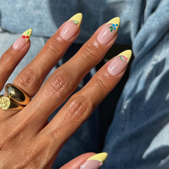 Visual Idea — French Tip Nails