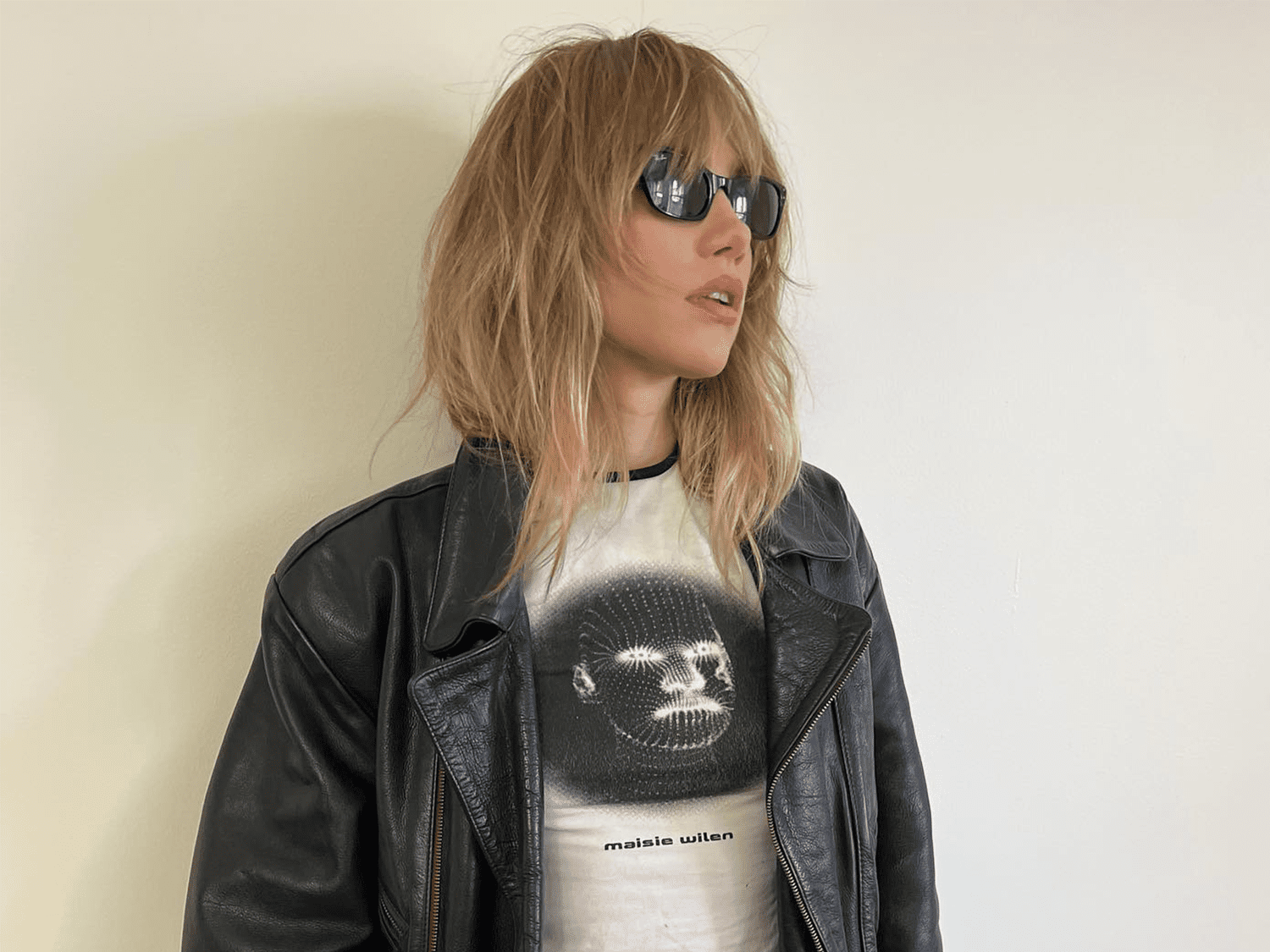 Classic Leather Moto Jacket with a Graphic Tee for Concert Style Classic Leather Moto Jacket with a Graphic Tee for Concert Style — Rockstar Girlfriend Outfits