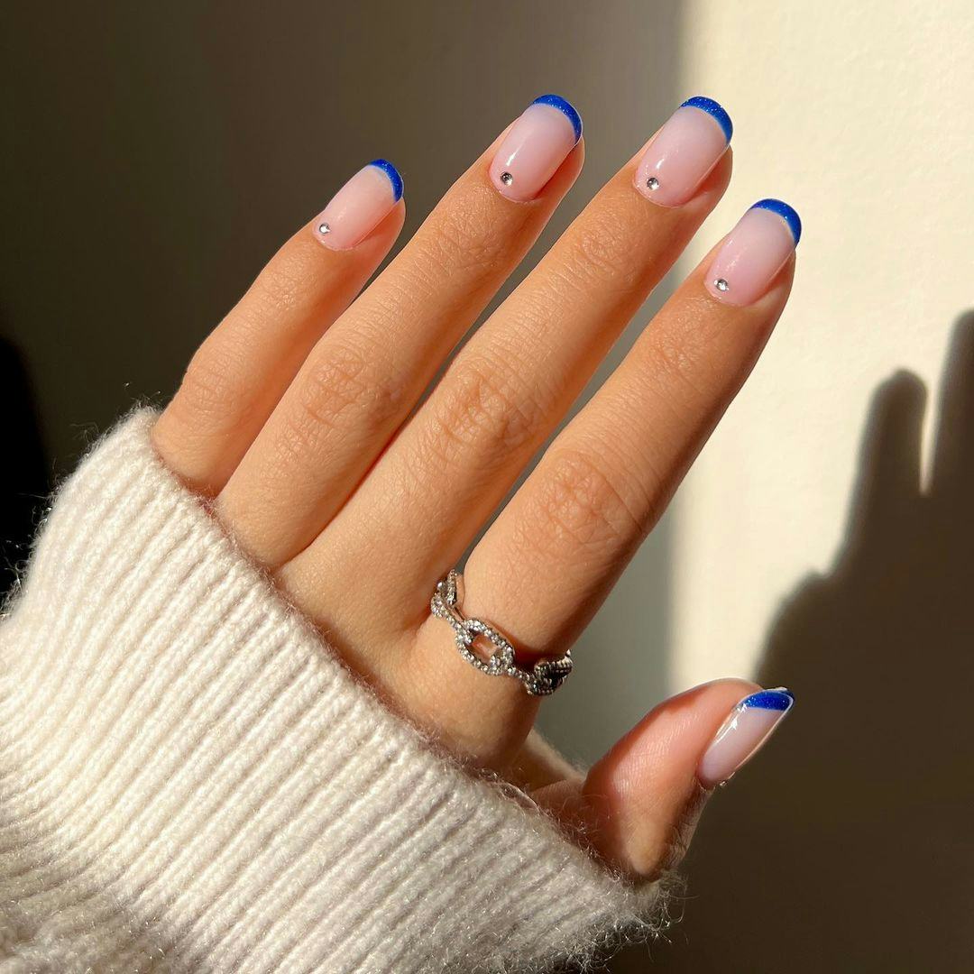 Black Visual Idea Black Visual Idea — Micro French Nails