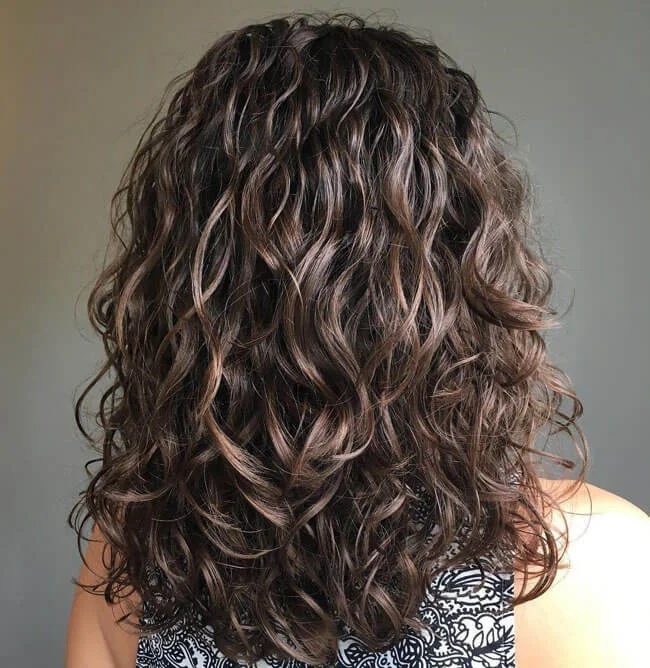 27 Long Wavy Hairstyles with Layers to Try in 2026