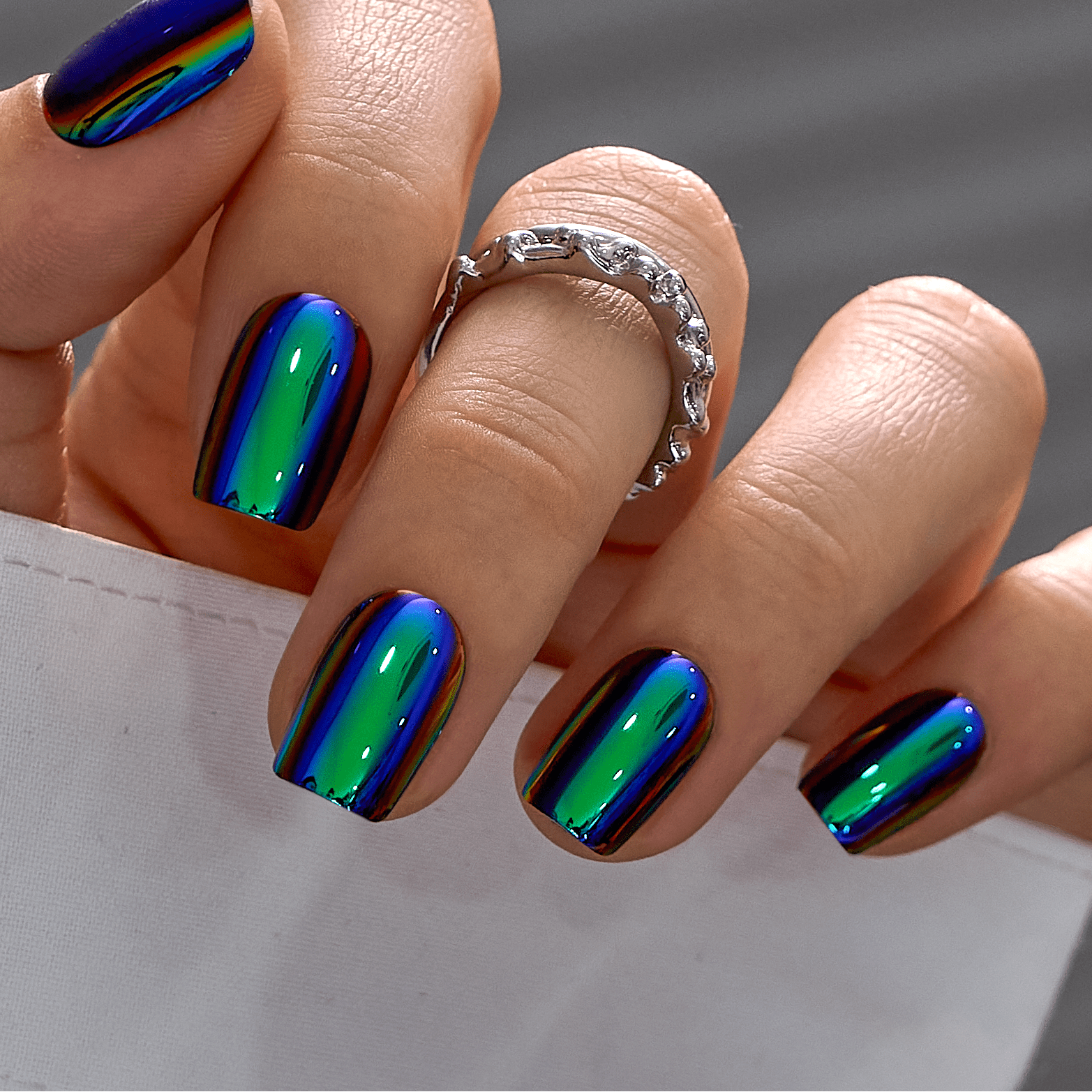 High-Shine Chrome Holographic Visual Idea High-Shine Chrome Holographic Visual Idea — Holographic Nails