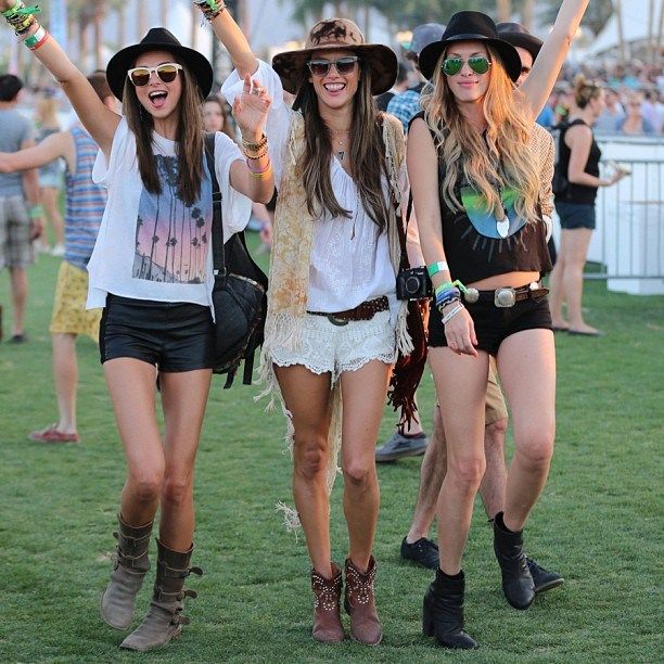 Brown Boots Black Boots Outfit Idea Brown Boots Black Boots Outfit Idea — Festival Outfits