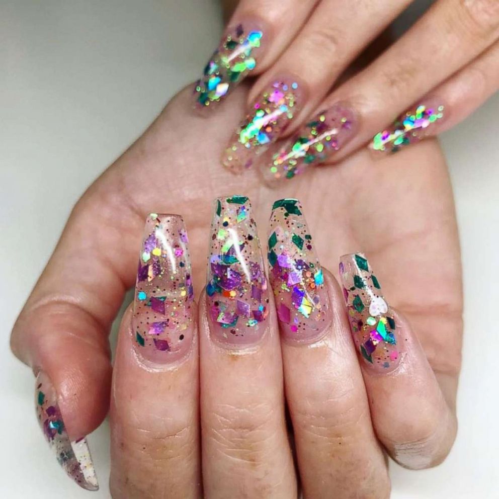 Chunky Iridescent Glitter And Flakes Visual Idea Chunky Iridescent Glitter And Flakes Visual Idea — Clear Nails