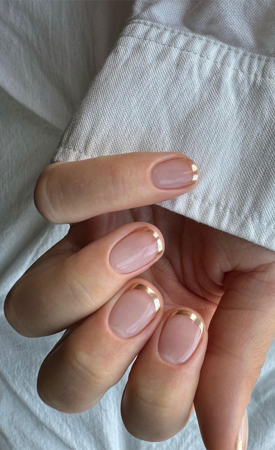 Thin Gold Chrome Outline Short Ovals — Chrome French Tip Nails