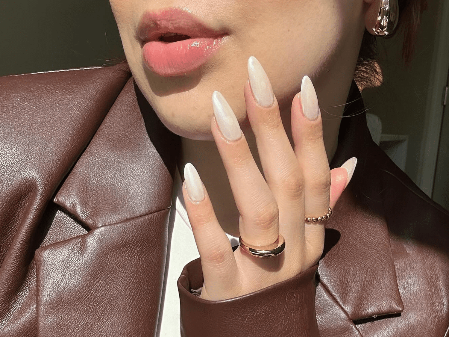 Pearlescent Visual Idea — Acrylic Nails