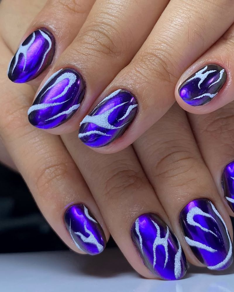 Metallic Purple Chrome Flame Pattern Metallic Purple Chrome Flame Pattern — Dark Purple Nails