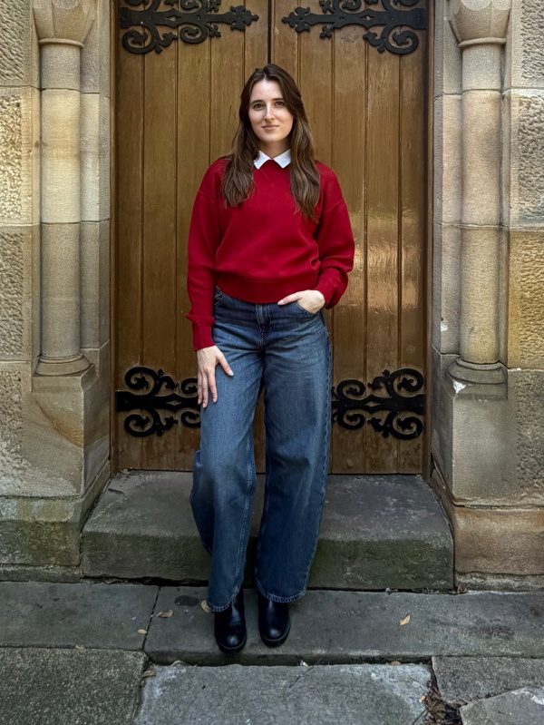 Classic Layering: Red Sweater and Blue Jeans with White Collar — Vintage Outfits