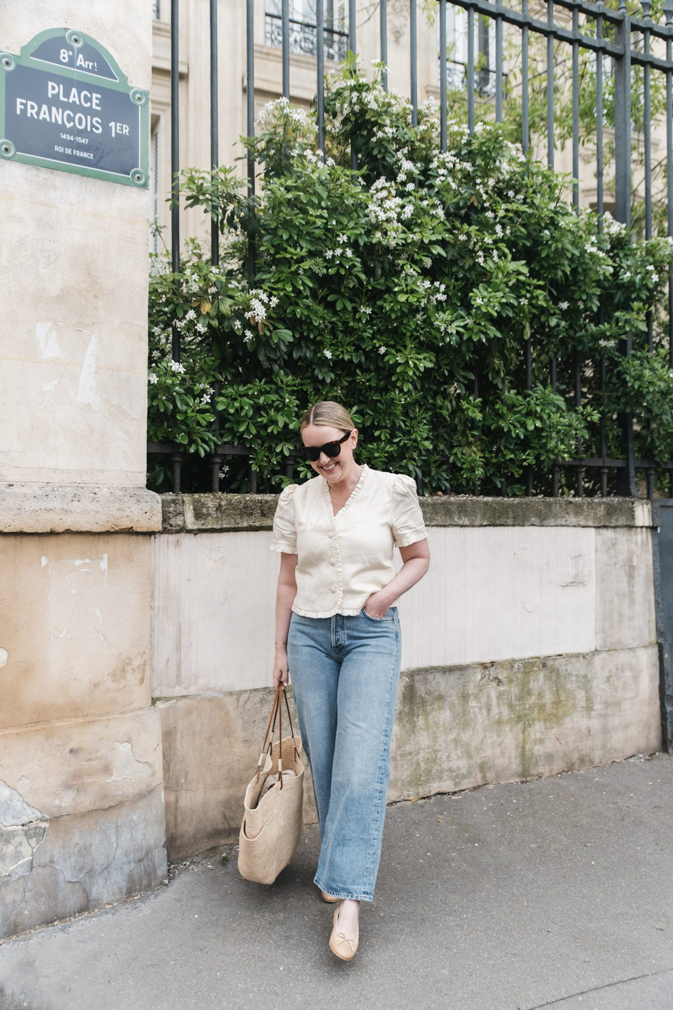 Light Yellow Puff-Sleeve Blouse with Wide-Leg Jeans Light Yellow Puff-Sleeve Blouse with Wide-Leg Jeans — Paris Outfits