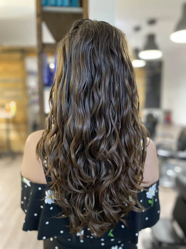 27 Long Wavy Hairstyles with Layers to Try in 2026