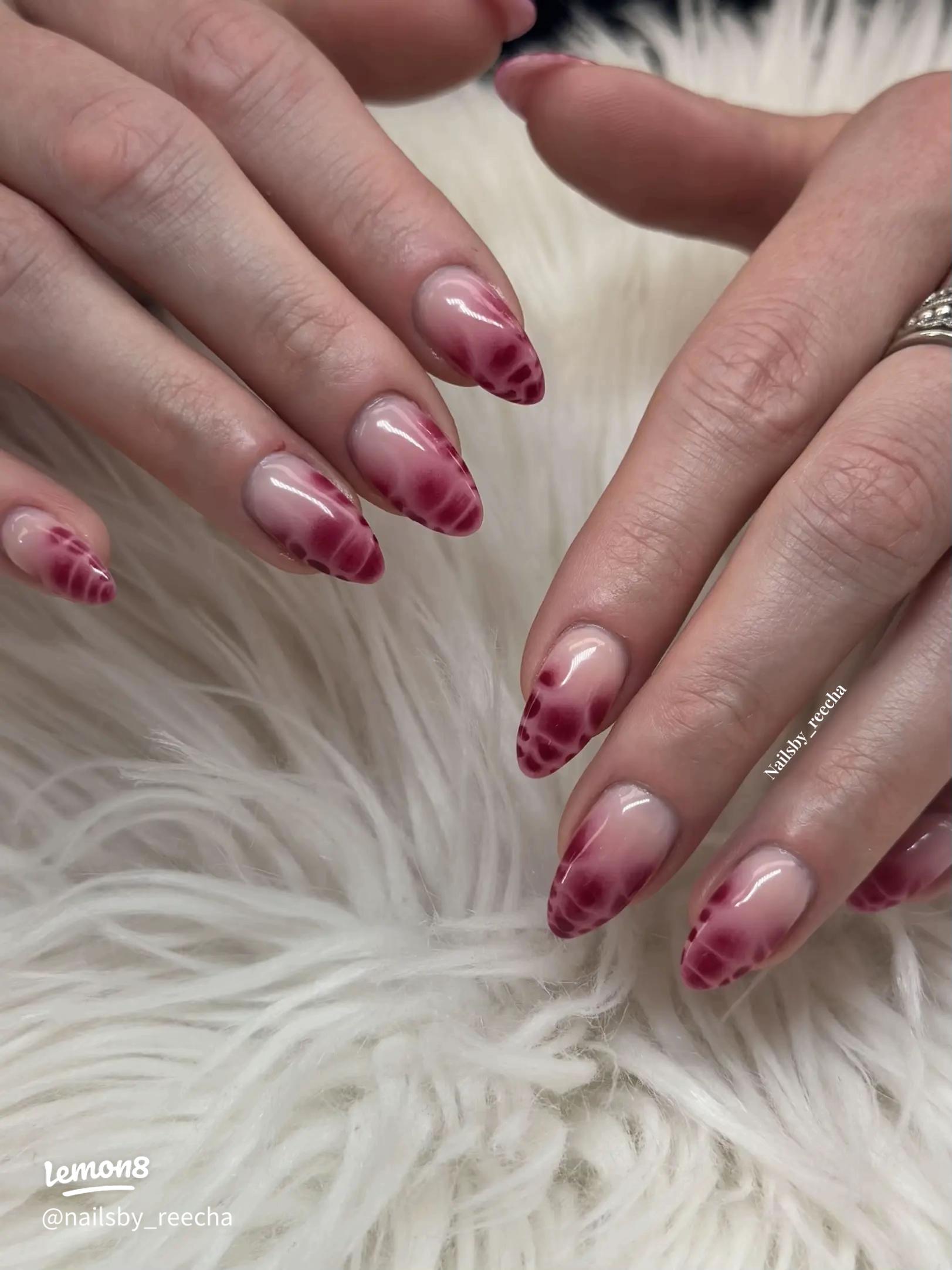 Textured Scale Gradient Stiletto Nails Textured Scale Gradient Stiletto Nails — Blooming Gel Nails