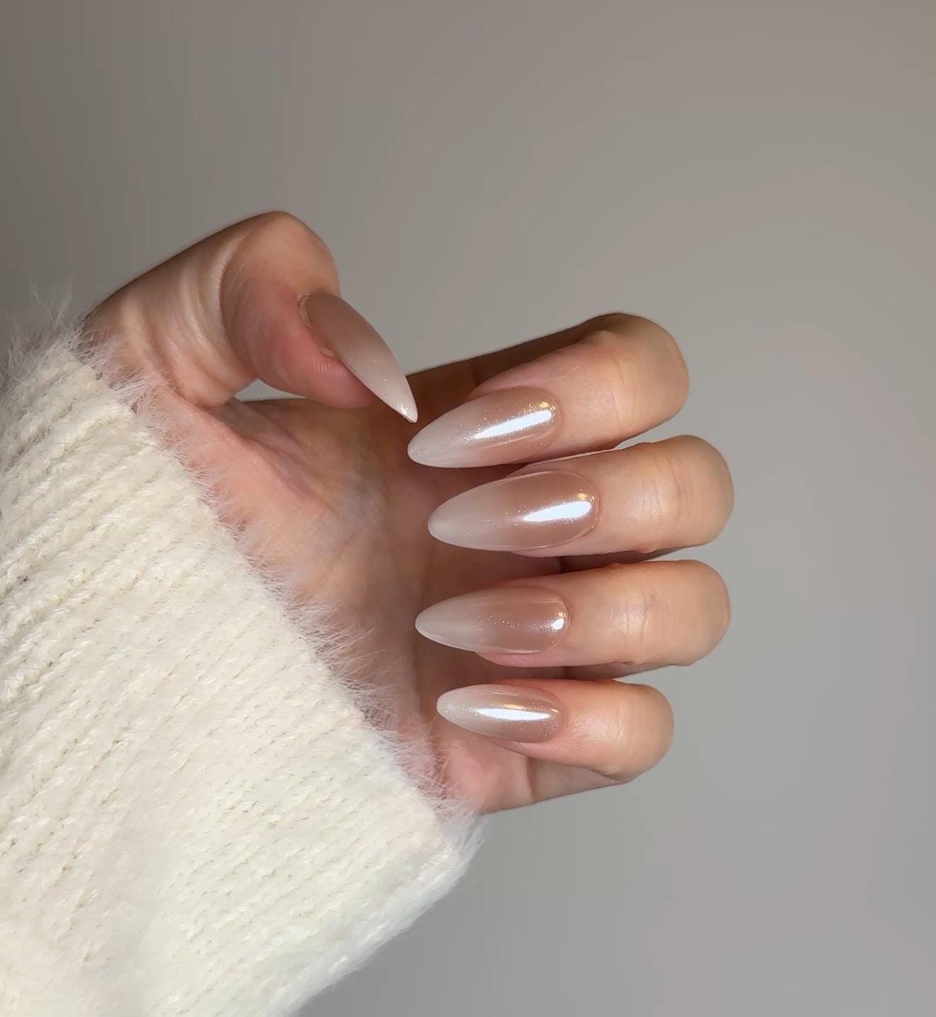 Visual Idea — Minimalist Nails