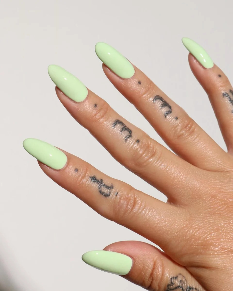 Glossy Visual Idea Glossy Visual Idea — Mint Green Nails