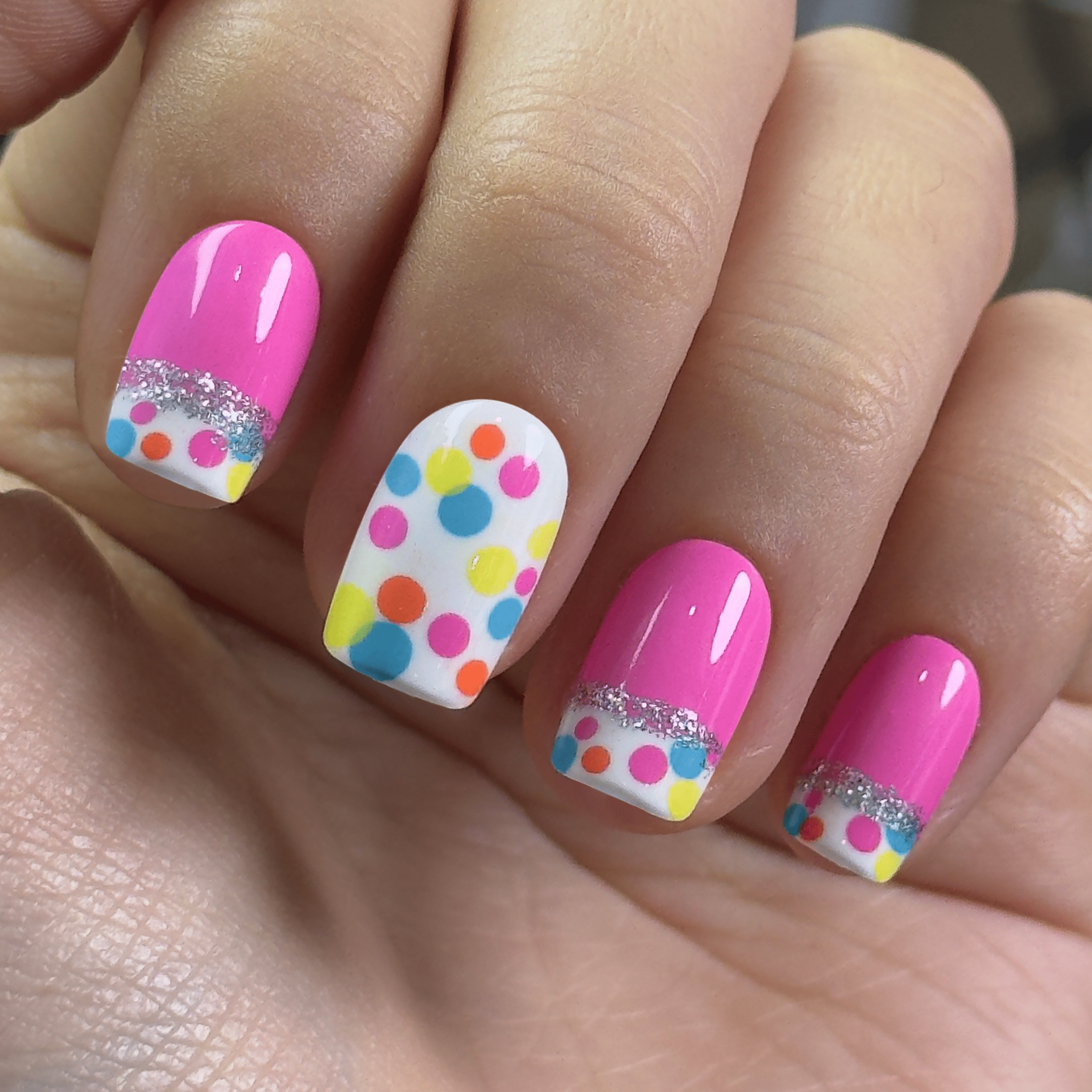 Summer Playful Visual Idea Summer Playful Visual Idea — Polka Dot Nails
