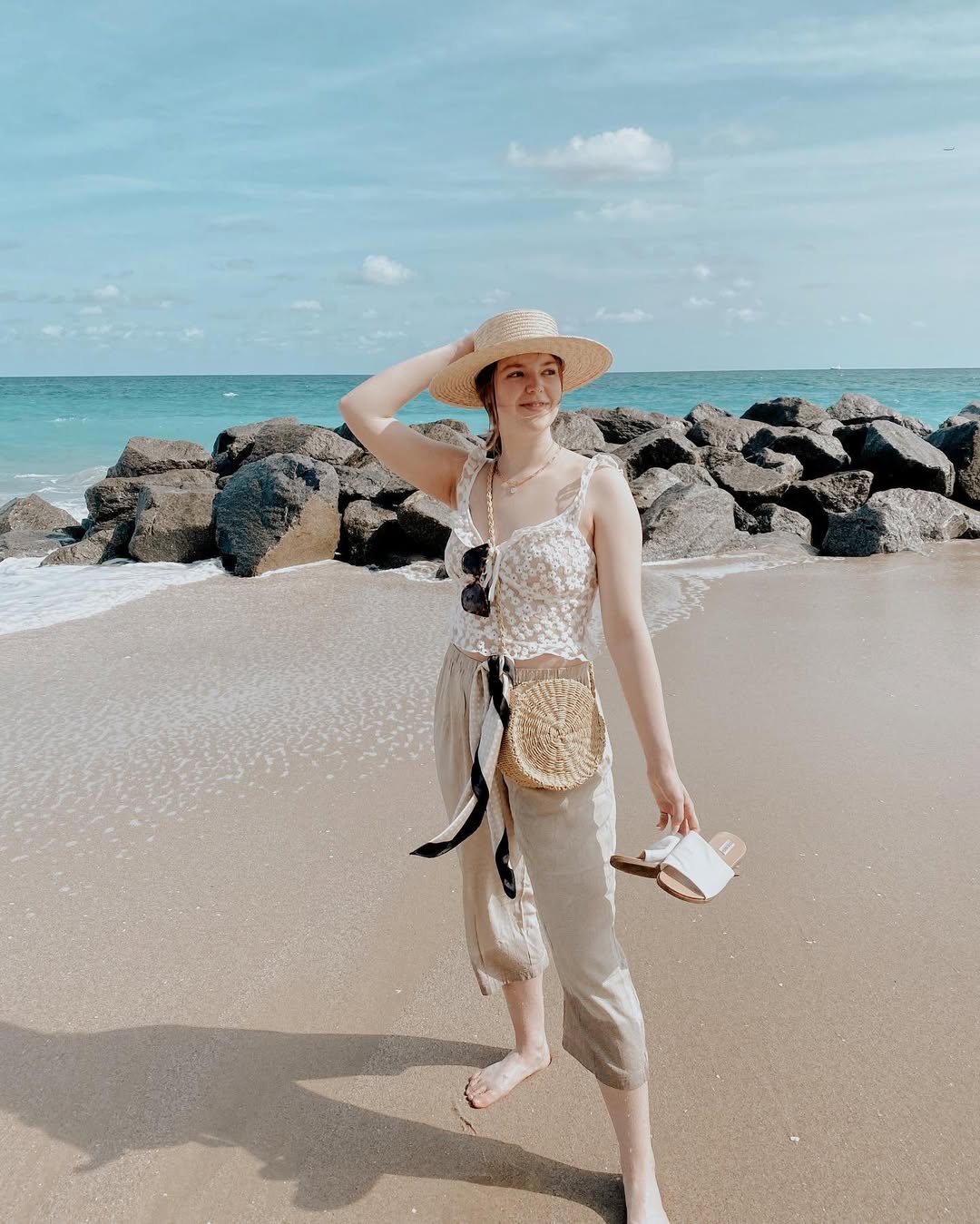 Floral Camisole and Linen Pants for Beach Adventures Floral Camisole and Linen Pants for Beach Adventures — Vacation Outfits