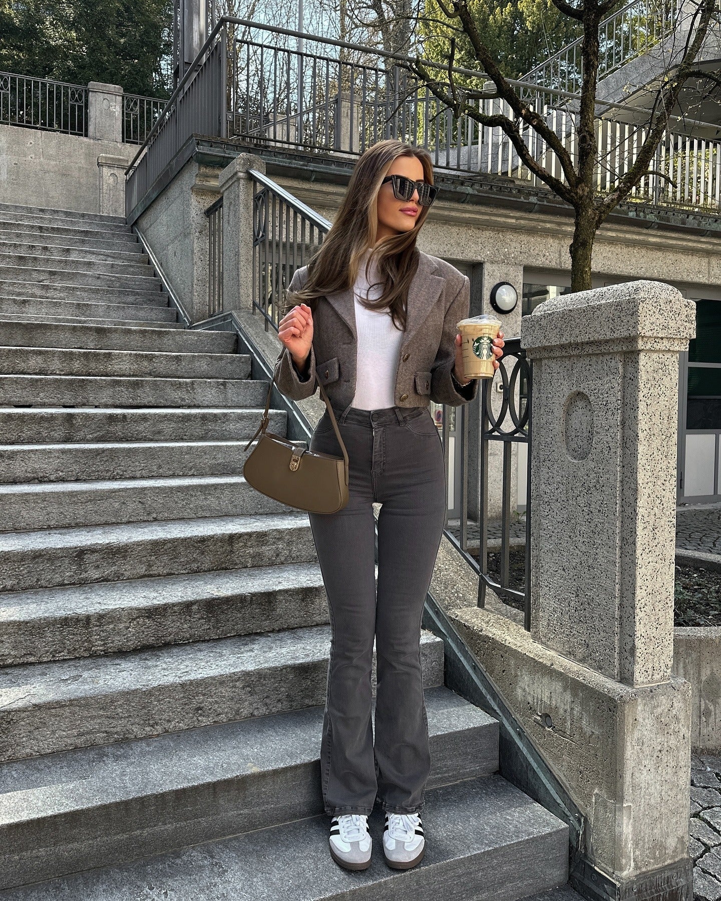 Trendy Flare Jeans with a Cropped Blazer Trendy Flare Jeans with a Cropped Blazer — Basic Outfits