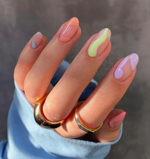 Abstract Wavy Lines Visual Idea — Pastel Nails
