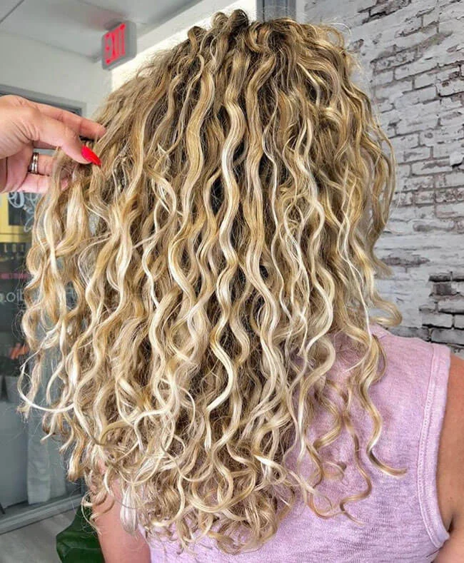 27 Long Wavy Hairstyles with Layers to Try in 2026